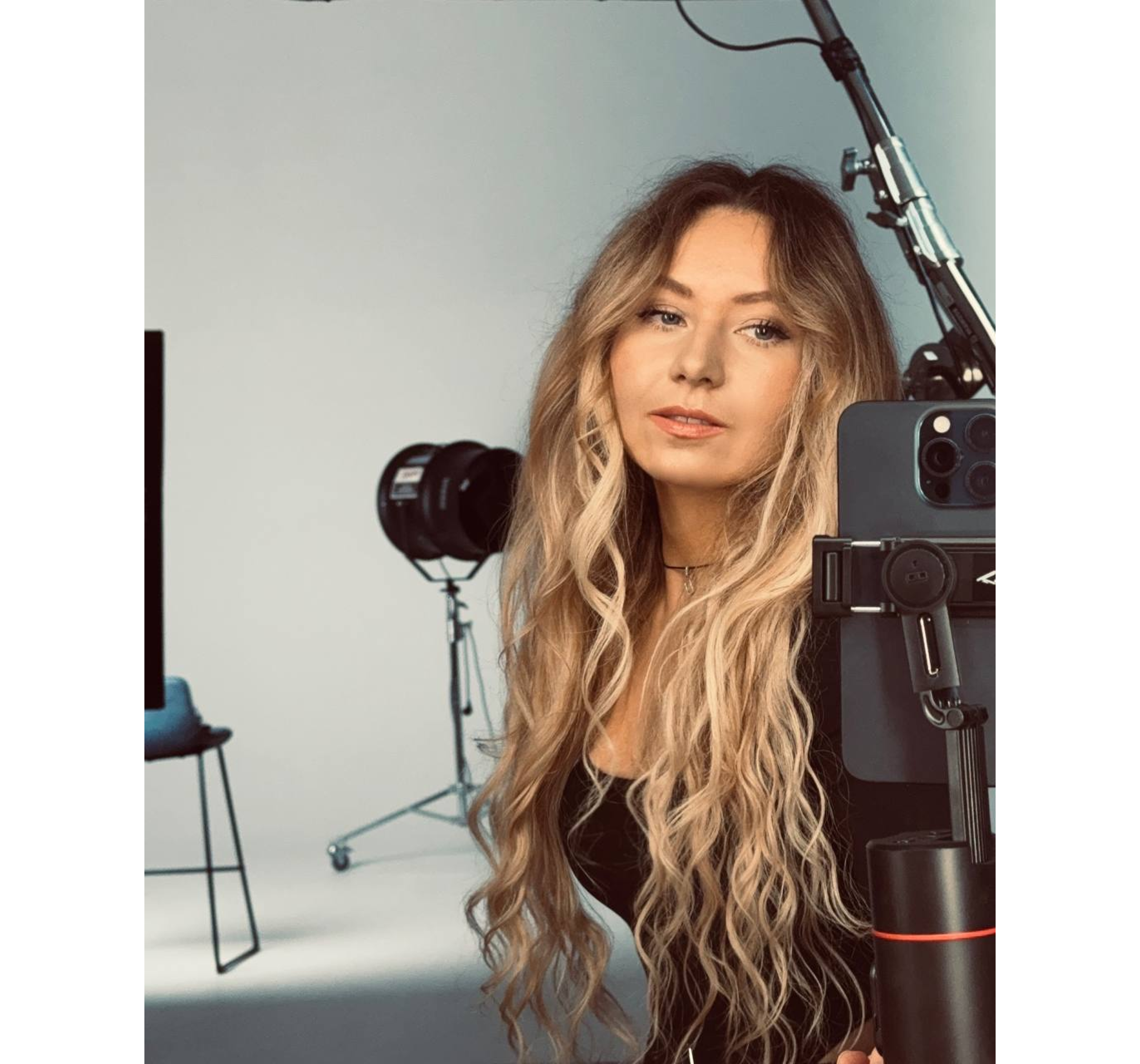 RQ code —интернет-бутик одежды, аксессуаров и предметов искусства